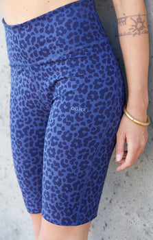 Yoga Biker Leo Flower Tencel™ Bio Baumwolle Kira - blau | color:blau | yoga damen biker leggings kira | tencel bio baumwolle | biker radler leo flower print | yoga damen bh nachhaltig