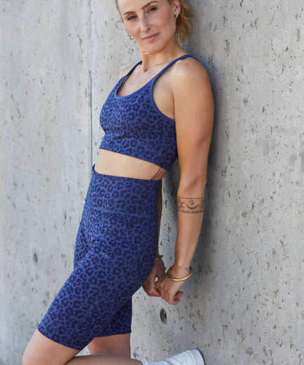 Yoga Biker Leo Flower Tencel™ Bio Baumwolle Kira - blau | color:blau | yoga damen biker leggings kira | tencel bio baumwolle | biker radler leo flower print | yoga damen bh nachhaltig