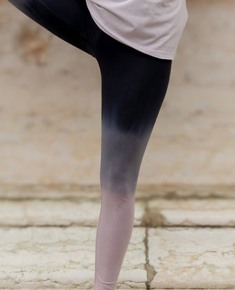 Yoga Soft Leggings Ombré Bio Baumwolle Luna - grau | color:grau | yoga damen soft leggings ombré | bio baumwolle | leggings ombré frabverlauf | yoga damen leggings nachhaltig