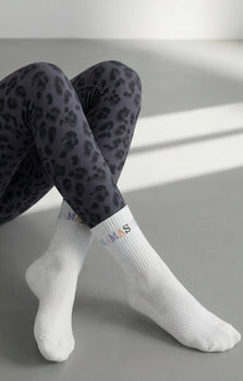 Yoga Sportsocken Namaste 2.0 Bio Baumwolle Ava - weiß | color:weiss | yoga damen yoga socken namaste ava | bio baumwolle recycelt polyester | yoga sportsocken namaste | yoga damen yoga sportsocken nachhaltig