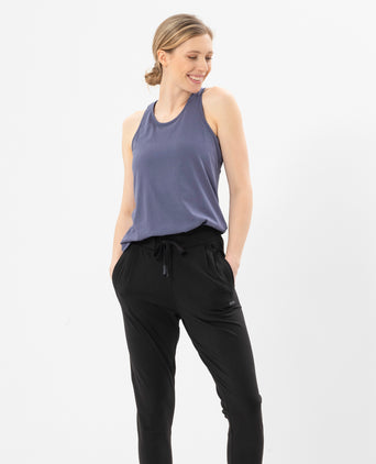 Yoga Basic Harem Pants Organic Cotton Hanna - black | color:schwarz | yoga damen basic harem pants hanna | bio baumwolle | yoga hose basic | yoga damen harem pants nachhaltig