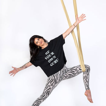 Yoga Boxy T-Shirt Be Your Own Guru by SOULYOGA Berlin - black | color:schwarz |Yoga Boxy T-Shirt Be Your Own Guru by SOULYOGA Berlin 108 schwarz |bio baumwolle