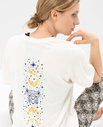 Yoga Boxy T-Shirt Moonlight Bio Baumwolle Tencel™ Sora - weiß | color:weiß | yoga damen boxy t-shirt sora | bio baumwolle tencel | t-shirt moonlight leo moon | yoga damen t-shirt nachhaltig