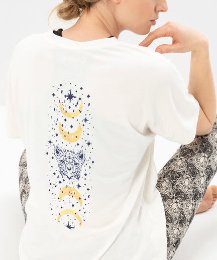 Yoga Boxy T-Shirt Moonlight Bio Baumwolle Tencel™ Sora - weiß | color:weiß | yoga damen boxy t-shirt sora | bio baumwolle tencel | t-shirt moonlight leo moon | yoga damen t-shirt nachhaltig