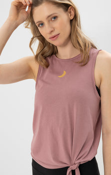 Yoga Knot Tank Moon Organic Cotton Tencel™ Tari - pink | color:rosa | yoga damen loose knoten tank top tari | bio baumwolle tencel | top moon knoten | yoga damen tank top nachhaltig