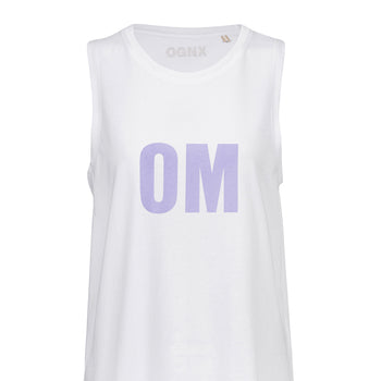Yoga Athletic Tank 2.0 OM Bio Baumwolle Tencel™ Tara - weiß Yoga Athletic Tank 2.0 OM Bio Baumwolle Tencel™ Tara - weiß – AI GENERATED / KI-GENERIERT