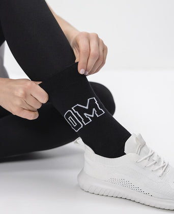 Yoga Socken OM Bio Baumwolle - schwarz  | color:schwarz |yoga socken OM druck schwarz