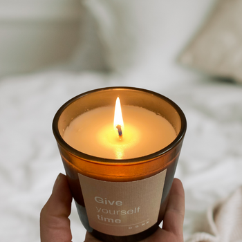 Nachhaltige Duftkerze Give Yourself Time | color:braun |nachhaltige Duftkerze |Yogakerze