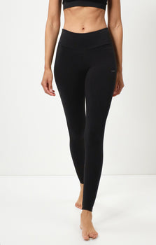 Basic Leggings 2.0 Bio Baumwolle - schwarz | color:schwarz |yoga leggings schwarz baumwolle |yoga kleidung |leggings blickdicht