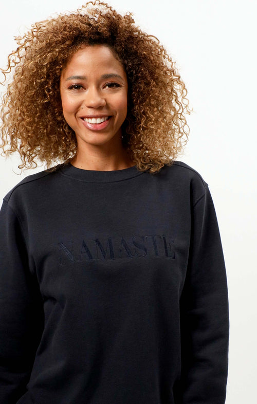 | color:blau |yoga sweater namaste blau