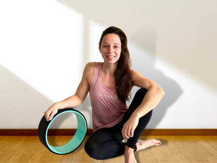 Yoga with the yoga wheel? An interview with trainer, author and founder Selina Reichert