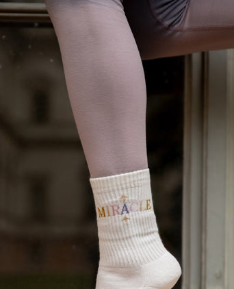 | color:weiß | yoga damen socken miracle stars ava | bio baumwolle recyceltes polyester | sportsocken miracle stars | yoga damen socken nachhaltig