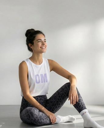 | color:weiss | yoga damen athletic tank tara | bio baumwolle tencel | tank top OM | yoga damen tank top nachhaltig