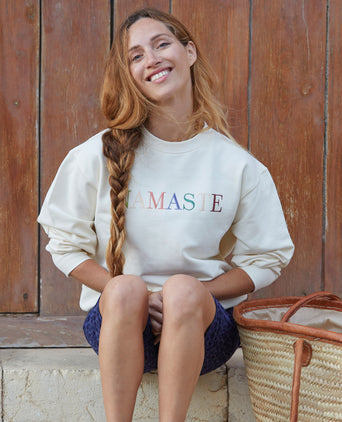 | color:weiß | yoga damen boxy sweatshirt namaste philia | bio baumwolle | sweatshirt namaste stick | yoga damen pullover nachhaltig