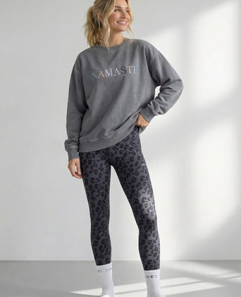 | color:grau | yoga damen boxy sweater vintage namaste philia | bio baumwolle | yoga sweater vintage | yoga damen sweater nachhaltig