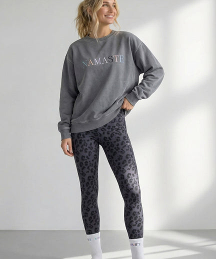 | color:grau | yoga damen boxy sweater vintage namaste philia | bio baumwolle | yoga sweater vintage | yoga damen sweater nachhaltig