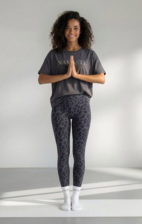 | color:grau | yoga damen boxy shirt sora | bio baumwolle tencel | yoga shirt namaste | yoga damen t-shirt nachhaltig