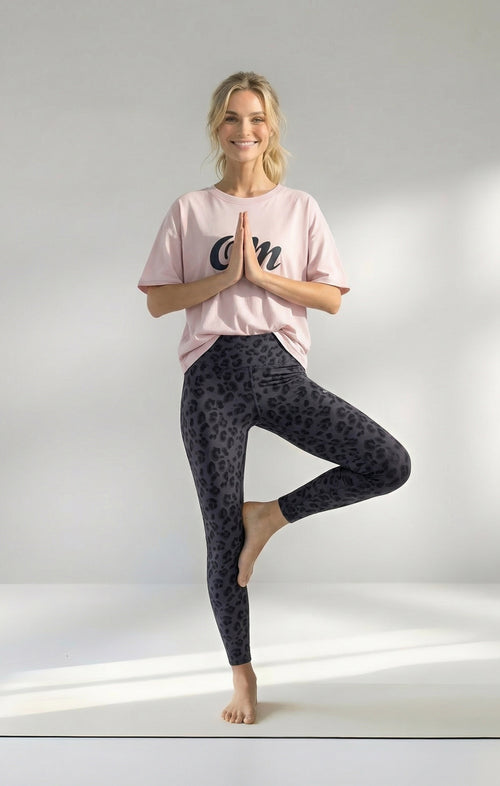 | color:rosa | yoga damen boxy shirt sora | bio baumwolle tencel | yoga shirt om | yoga damen t-shirt nachhaltig