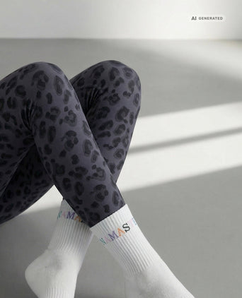 Yoga Sportsocken Namaste 2.0 Bio Baumwolle Ava - weiß – AI GENERATED / KI-GENERIERT