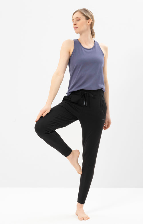 | color:schwarz | yoga damen basic harem pants hanna | bio baumwolle | yoga hose basic | yoga damen harem pants nachhaltig