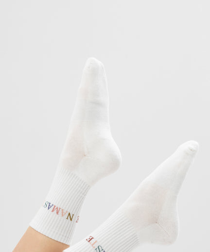 | color:weiß | yoga damen socken namaste ava | bio baumwolle recyceltes polyester | sportsocken namaste | yoga damen socken nachhaltig
