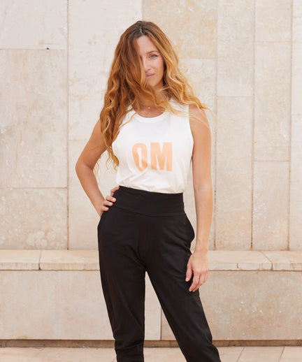 | color:schwarz | yoga damen basic lounge pants heli | bio baumwolle | yoga hose basic | yoga damen lounge pants nachhaltig